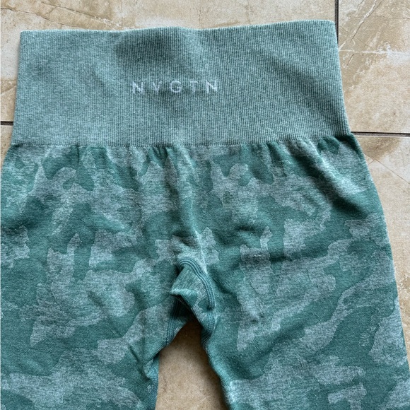 NVGTN Forest Green Camo Seamless Leggings - Picture 8 of 9